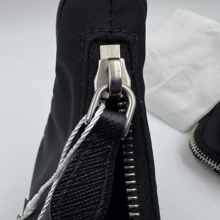Pre Owned Prada Black Nylon and Saffiano Leather Re-Edition 2005 Shoulder Bag