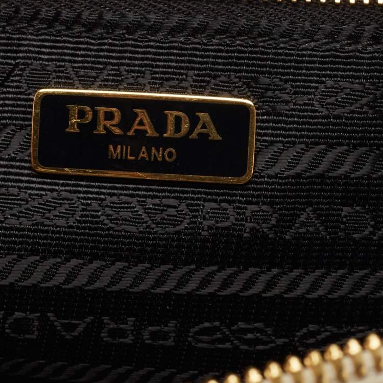 Pre Owned Prada White Vitello Phenix Leather Camera Crossbody Bag