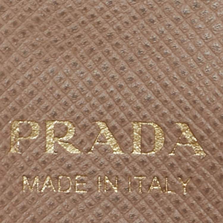 مملوكة مسبقًا Prada Beige Saffiano Metal Leather Bifold Card Case
