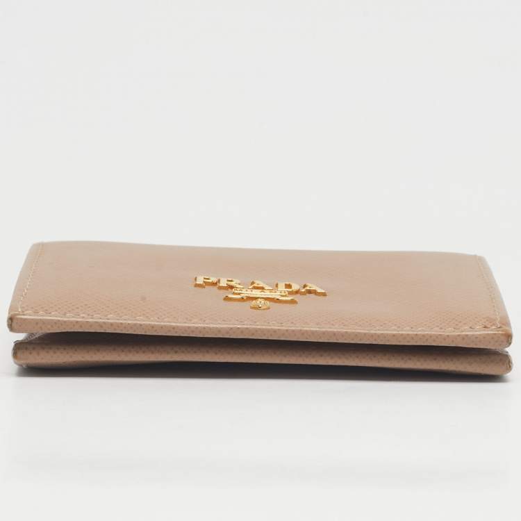 مملوكة مسبقًا Prada Beige Saffiano Metal Leather Bifold Card Case