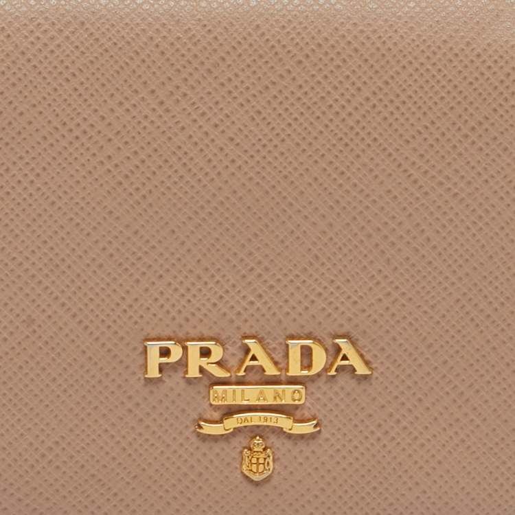 مملوكة مسبقًا Prada Beige Saffiano Metal Leather Bifold Card Case