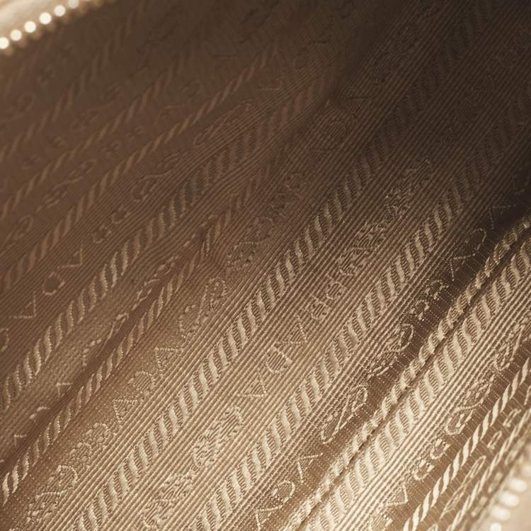 Pre Owned Prada Beige Saffiano Lux Leather Re-Edition 2005 Shoulder Bag