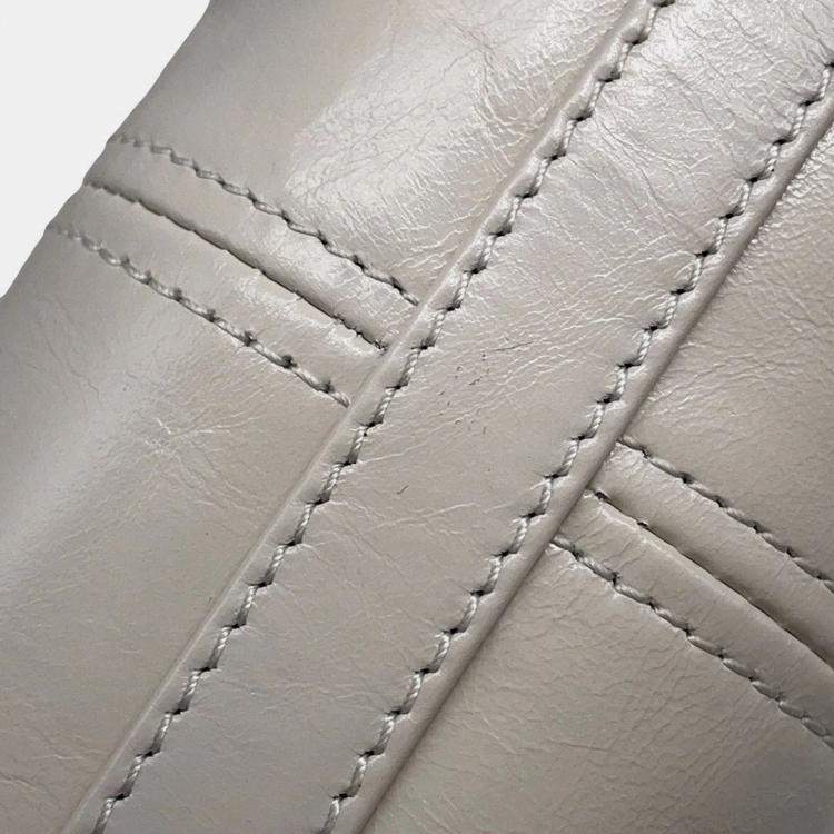 Pre Owned Prada Bonnie Shoulder Bag White Leather Size Small