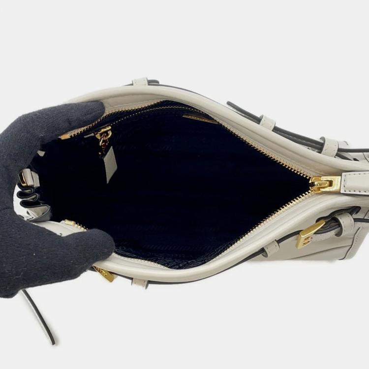 Pre Owned Prada Bonnie Shoulder Bag White Leather Size Small