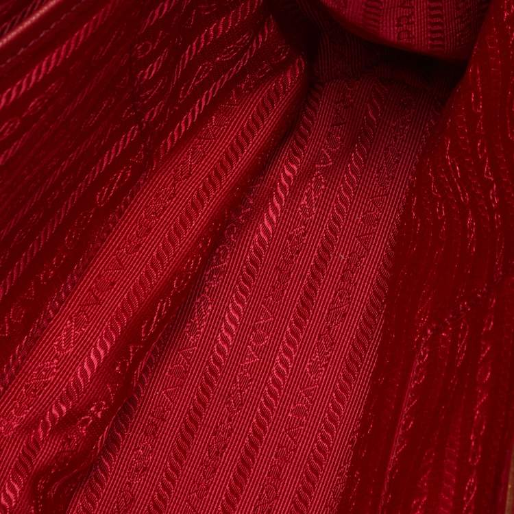 مملوكة مسبقًا Prada Red Saffiano Lux Leather Medium Galleria Double Zip Tote