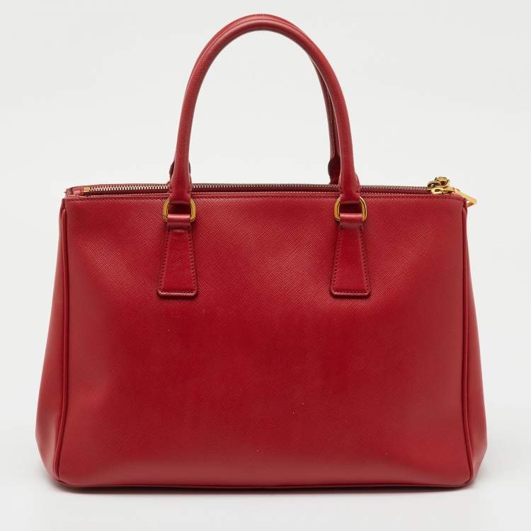 مملوكة مسبقًا Prada Red Saffiano Lux Leather Medium Galleria Double Zip Tote