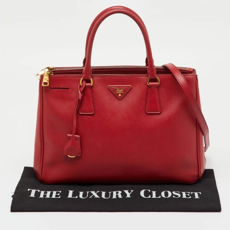 مملوكة مسبقًا Prada Red Saffiano Lux Leather Medium Galleria Double Zip Tote