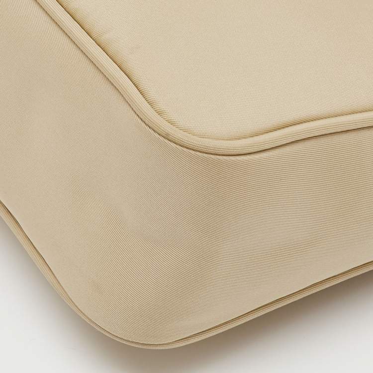 Pre Owned Prada Beige Nylon Re-Edition 2000 Shoulder Bag