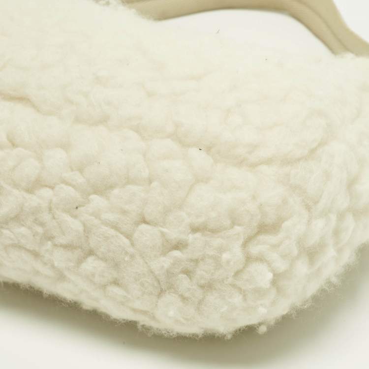 Pre Owned Prada White Wool Re-Edition 2000 Shoulder Bag