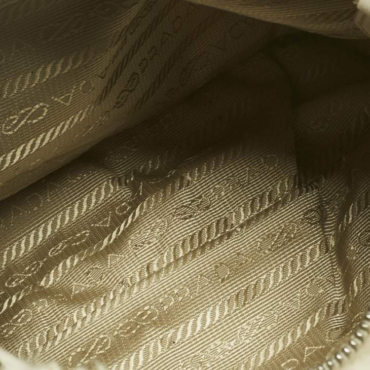 Pre Owned Prada White Wool Re-Edition 2000 Shoulder Bag