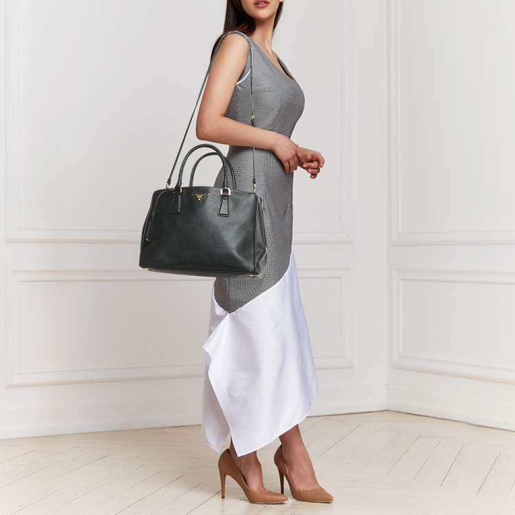 Pre Owned Prada Black Saffino Leather Medium Double Zip Tote