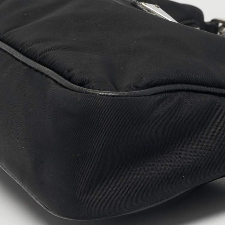 Pre Owned Prada Black Nylon and Saffiano Leather Re-Edition 2005 Shoulder Bag