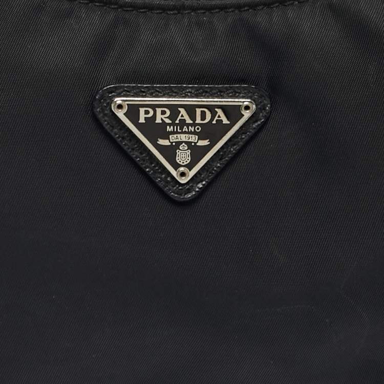 Pre Owned Prada Black Nylon and Saffiano Leather Re-Edition 2005 Shoulder Bag