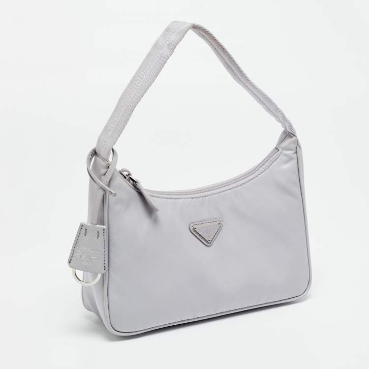 Pre Owned Prada Light Lilac Nylon Re-Edition 2000 Shoulder Bag