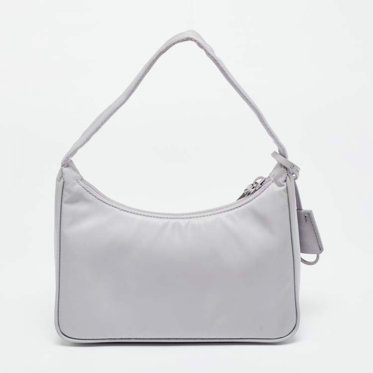 Pre Owned Prada Light Lilac Nylon Re-Edition 2000 Shoulder Bag