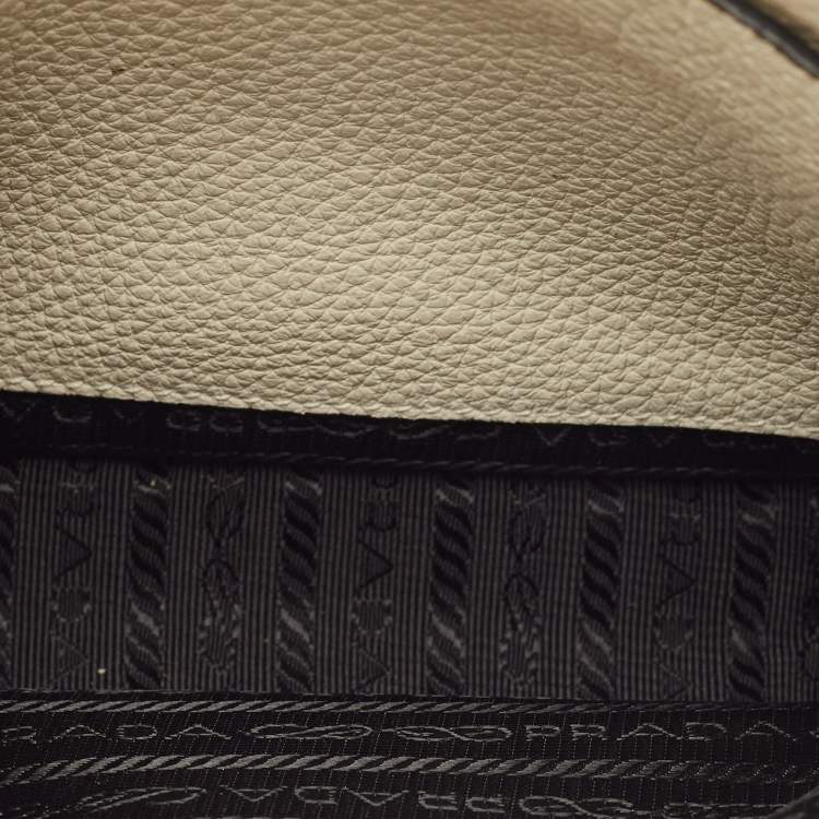 مملوكة مسبقًا Prada Triangle Logo Mini White Leather Shoulder Bag