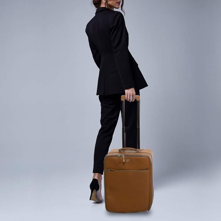 Pre Owned حقيبة سفر برادا جلود سافيانو بنية بعجلات