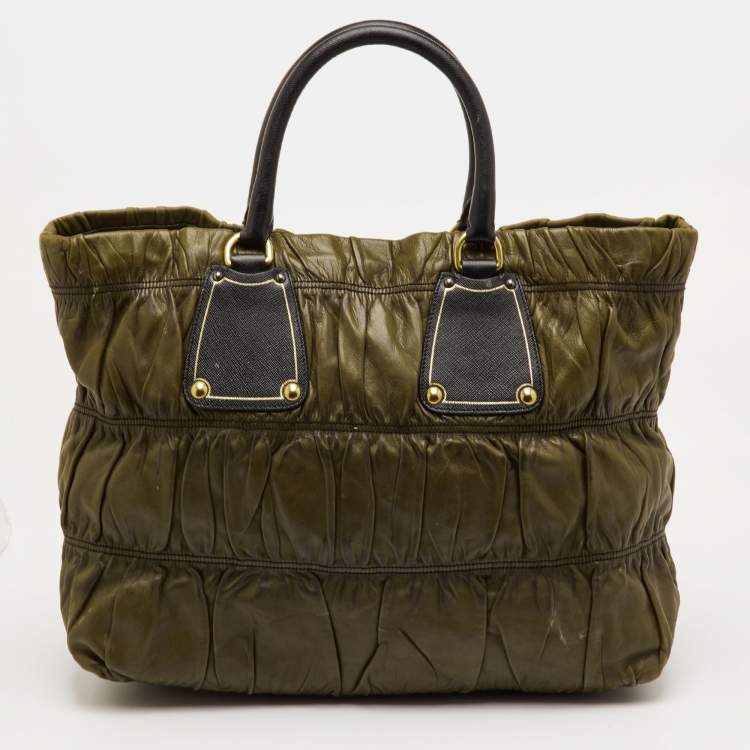Pre Owned Prada Olive Green/Black Leather Gaufre Antic Tote