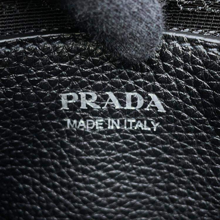 مملوكة مسبقًا Prada Vitello Dino Soft Leather Shoulder Bag Black Leather