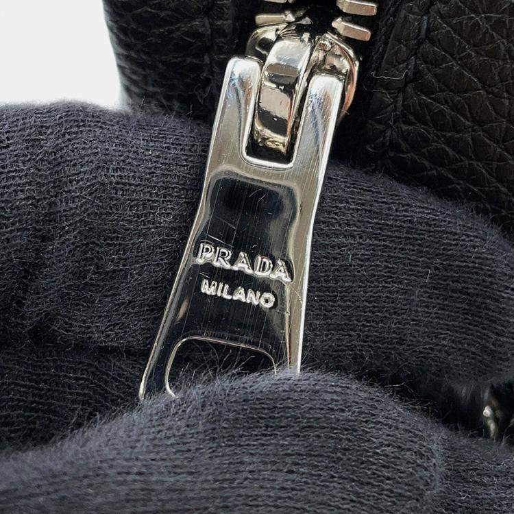 مملوكة مسبقًا Prada Vitello Dino Soft Leather Shoulder Bag Black Leather