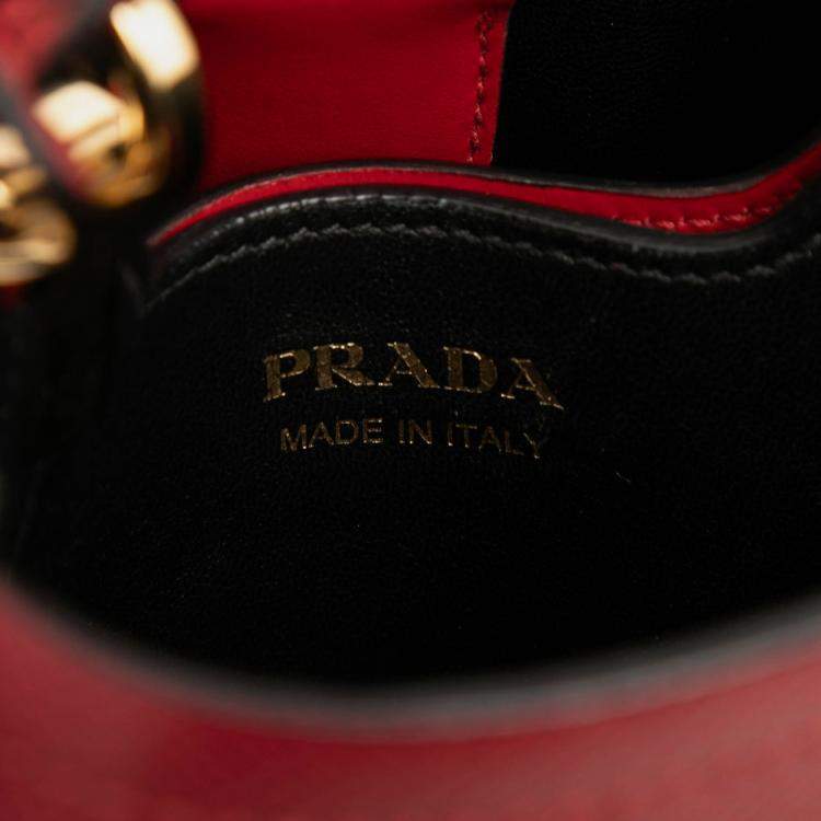 مملوكة مسبقًا Prada Red Small Embellished Saffiano Cuir Panier Satchel