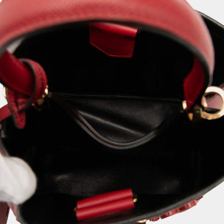 مملوكة مسبقًا Prada Red Small Embellished Saffiano Cuir Panier Satchel