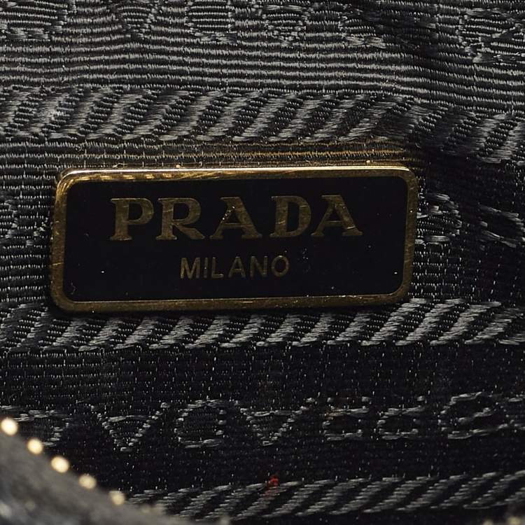 Pre Owned Prada Re-Edition 2005 Black Woven Raffia Shoulder Bag