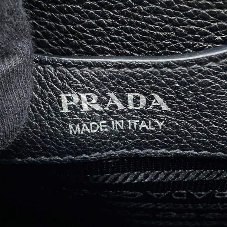 مملوكة مسبقًا Prada Vitello Dino 2Way Handbag Black Leather Size Small