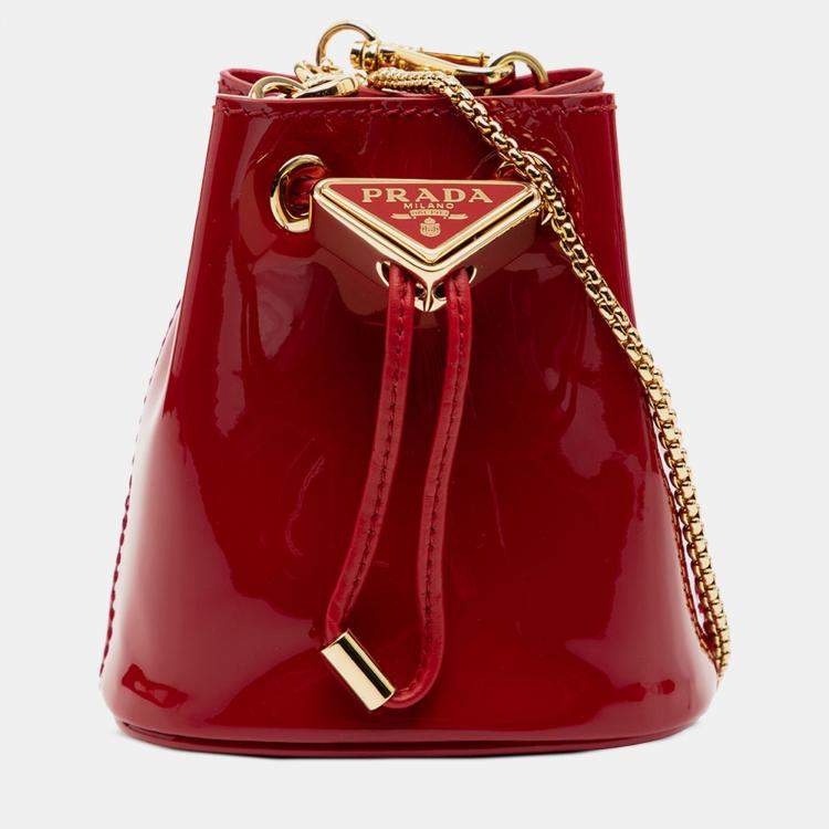 مملوكة مسبقًا Prada Red Mini Patent Drawstring Pouch