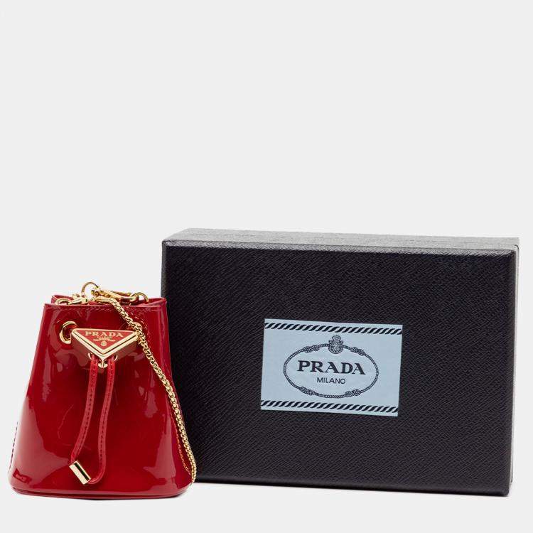 مملوكة مسبقًا Prada Red Mini Patent Drawstring Pouch