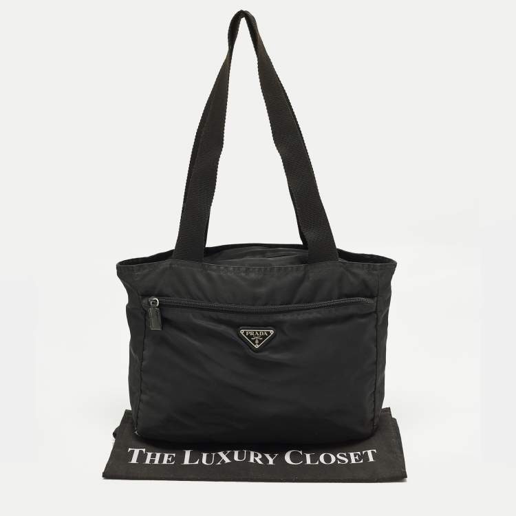 مملوكة مسبقًا Prada Black Nylon Shoulder Bag