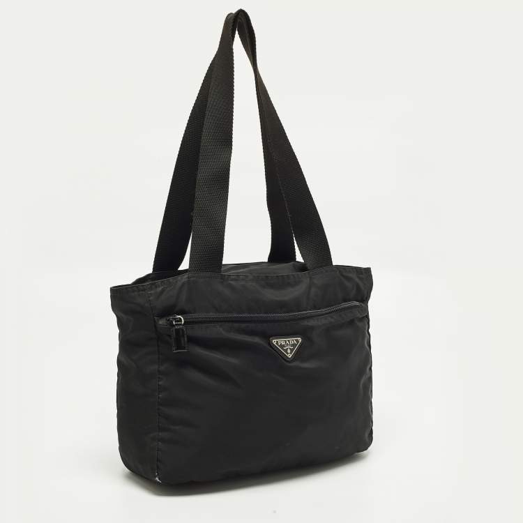 مملوكة مسبقًا Prada Black Nylon Shoulder Bag
