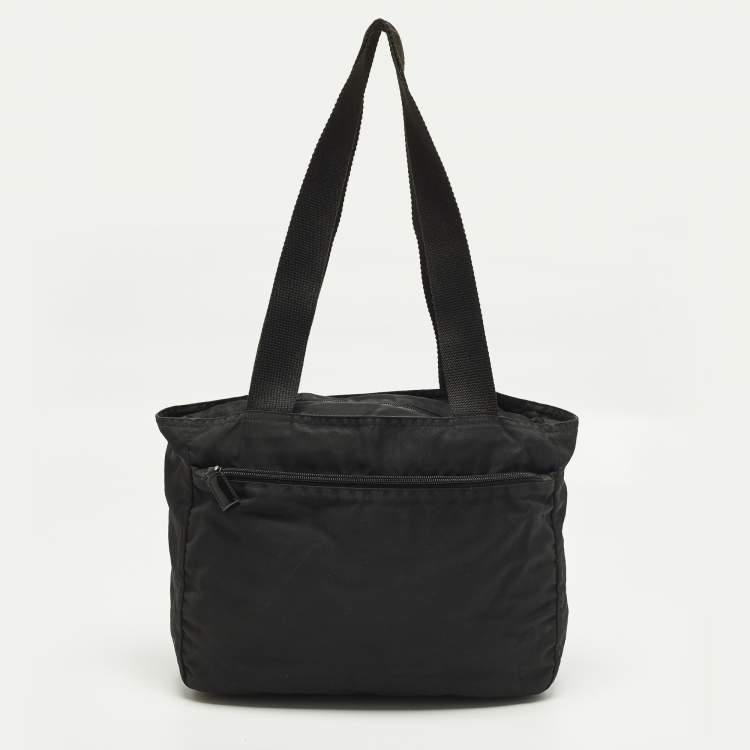 مملوكة مسبقًا Prada Black Nylon Shoulder Bag
