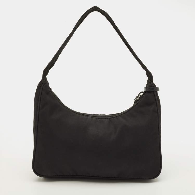 Pre Owned Prada Re-Edition 2000 Black Nylon Shoulder Bag