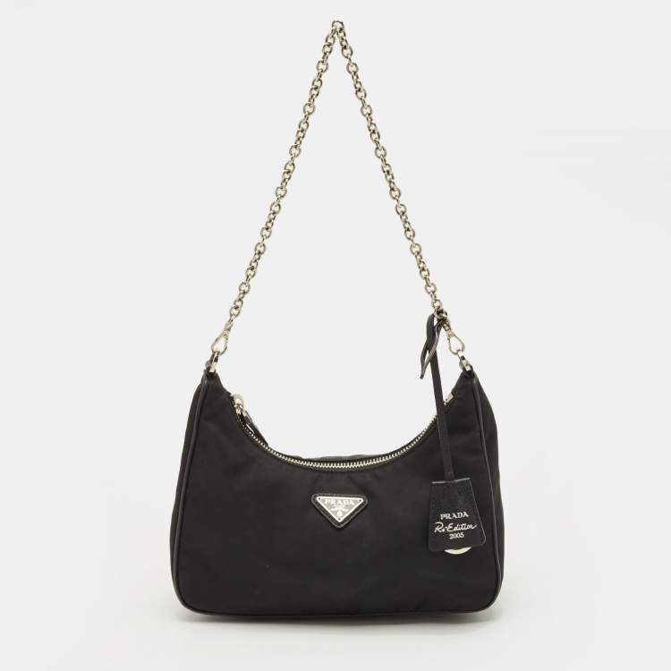 مملوكة مسبقًا Prada Re-Edition 2005 Black Nylon and Saffiano Leather Shoulder Bag
