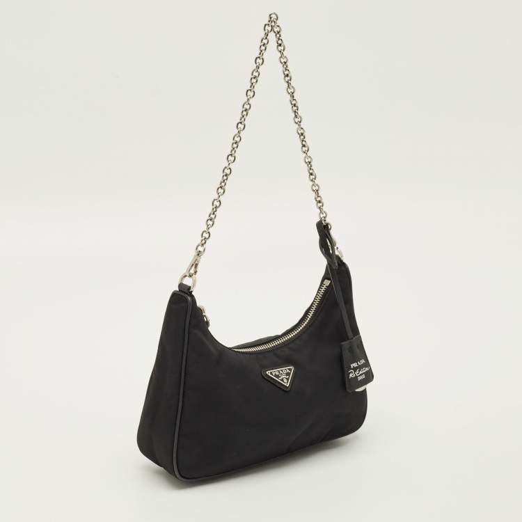 مملوكة مسبقًا Prada Re-Edition 2005 Black Nylon and Saffiano Leather Shoulder Bag