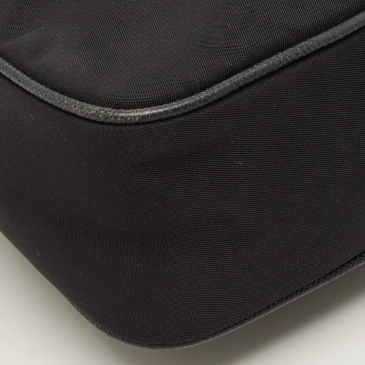 مملوكة مسبقًا Prada Re-Edition 2005 Black Nylon and Saffiano Leather Shoulder Bag