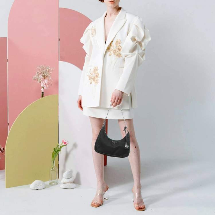 مملوكة مسبقًا Prada Re-Edition 2005 Black Nylon and Saffiano Leather Shoulder Bag