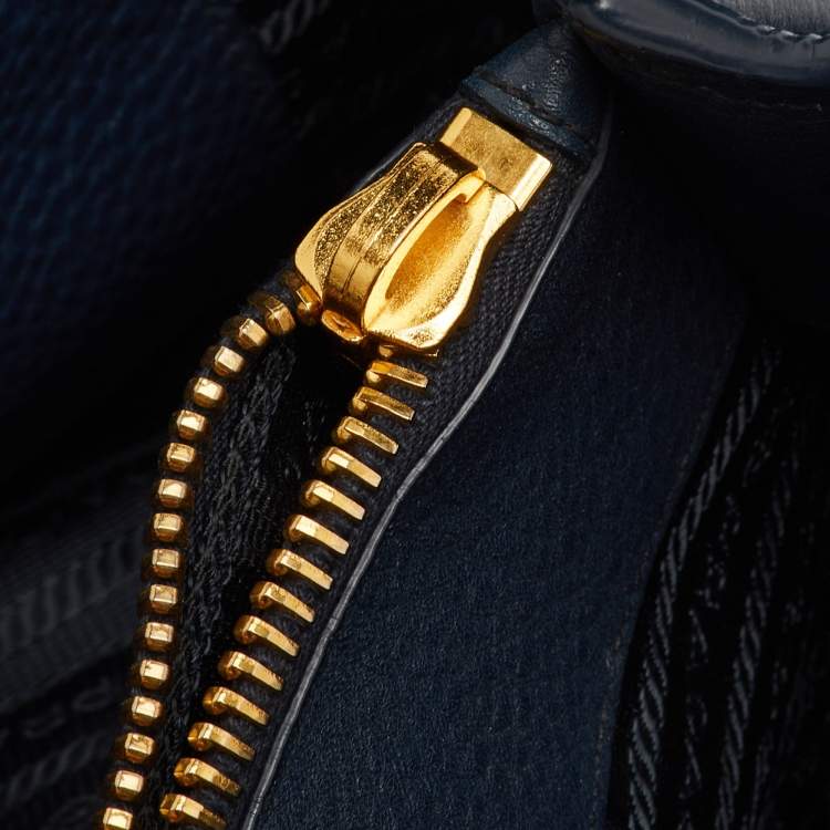 مملوكة مسبقًا Prada Daino Navy Blue Leather Shopper Tote