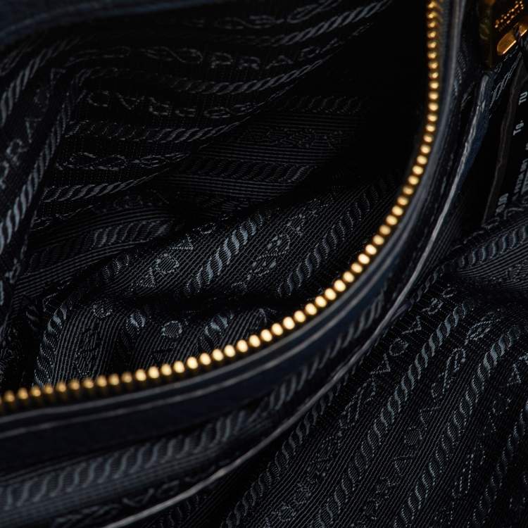 مملوكة مسبقًا Prada Daino Navy Blue Leather Shopper Tote