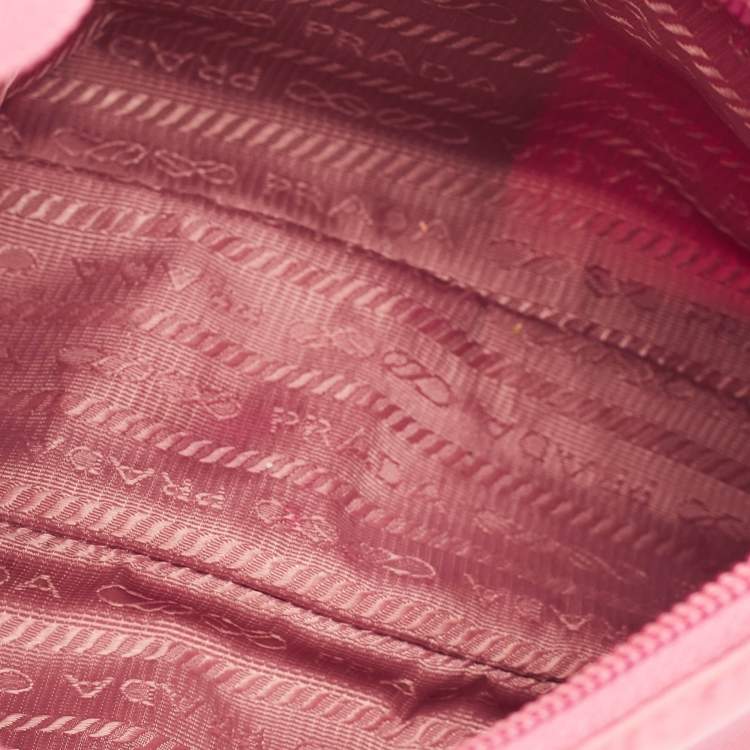مملوكة مسبقًا Prada Re-Edition 2000 Pink Nylon Shoulder Bag