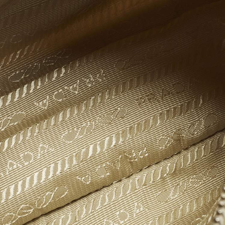 Pre Owned Prada Re-Edition 2005 Cream Nylon Shoulder Bag