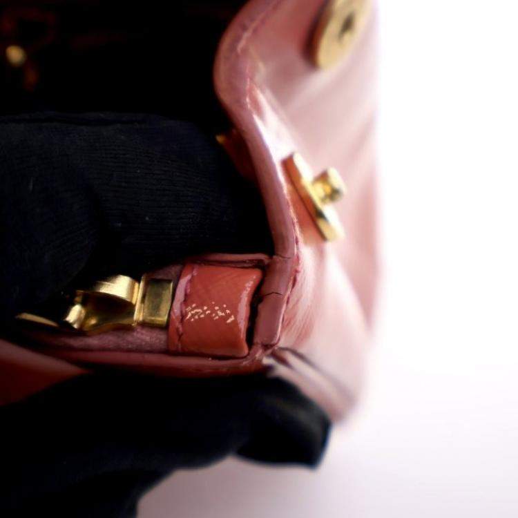 مملوكة مسبقًا Prada Small Saffiano Vernice Galleria Tote