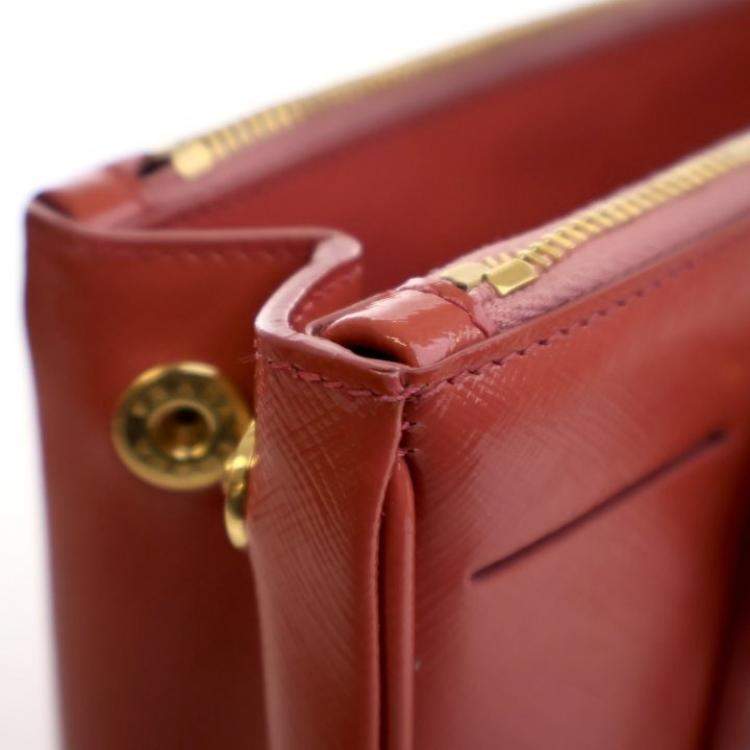 مملوكة مسبقًا Prada Small Saffiano Vernice Galleria Tote