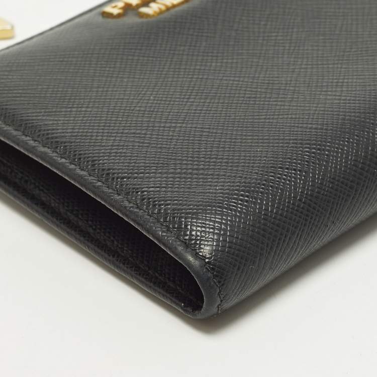 Pre Owned Prada Black Saffiano Leather Bifold Wallet