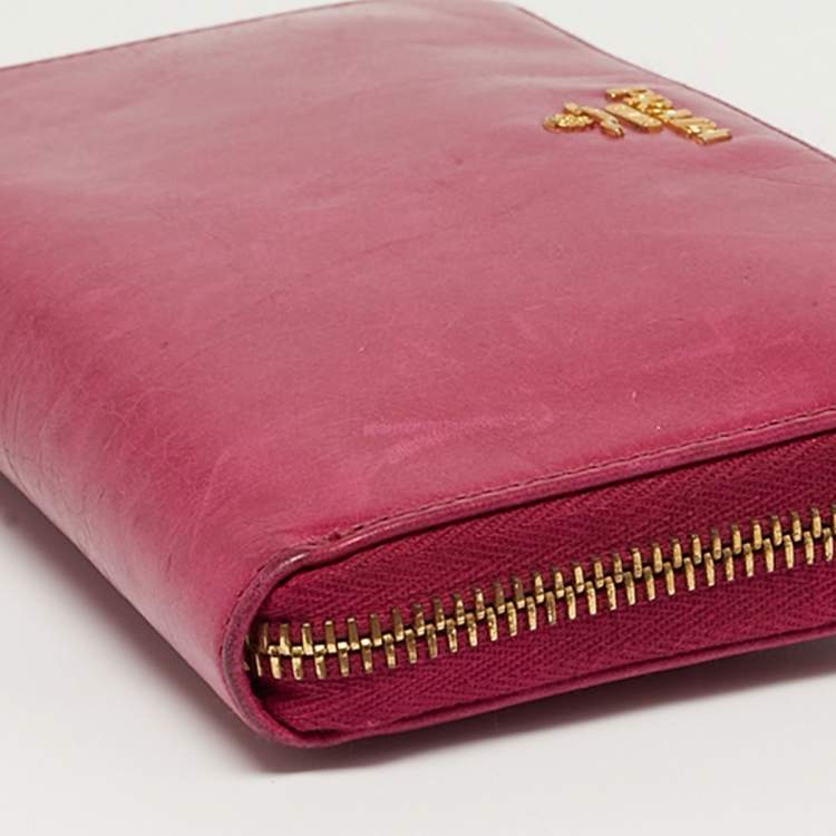 Pre Owned Prada Zip Pink Vitello Shine Leather Continental Wallet