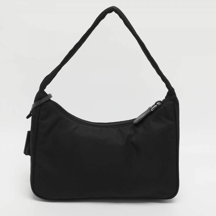 Pre Owned Prada Re-Edition 2000 Black Nylon Shoulder Bag