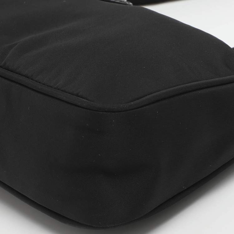 Pre Owned Prada Re-Edition 2000 Black Nylon Shoulder Bag