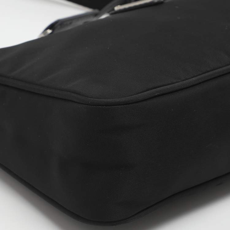 Pre Owned Prada Re-Edition 2000 Black Nylon Shoulder Bag