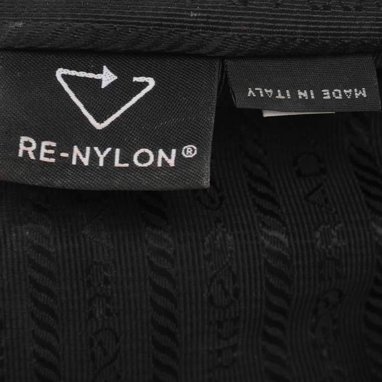 Pre Owned Prada Re-Edition 2000 Black Nylon Shoulder Bag